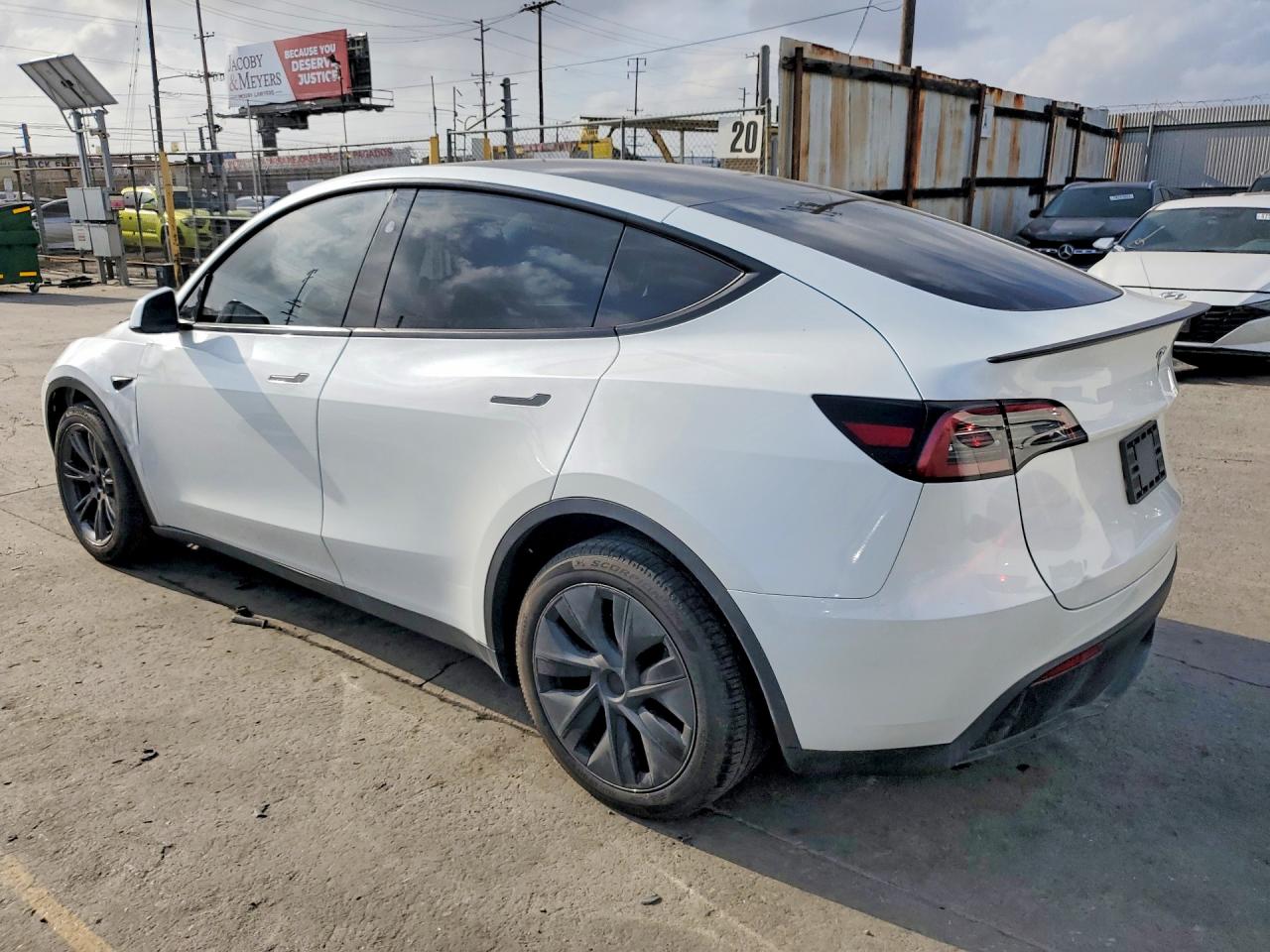 2024 TESLA MODEL Y
