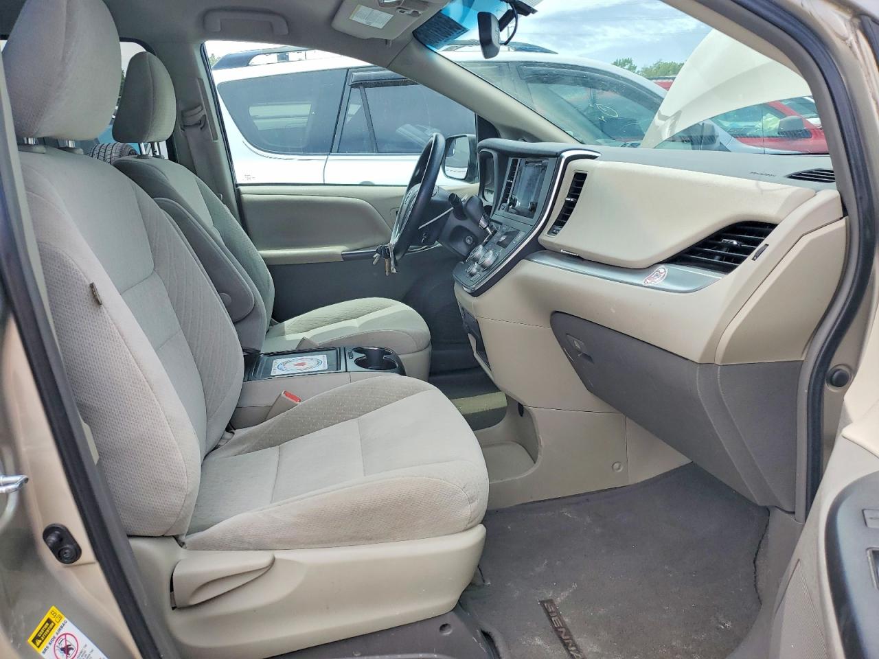 2015 TOYOTA SIENNA