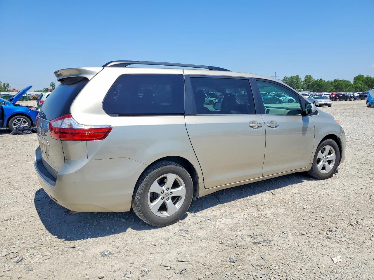 2015 TOYOTA SIENNA