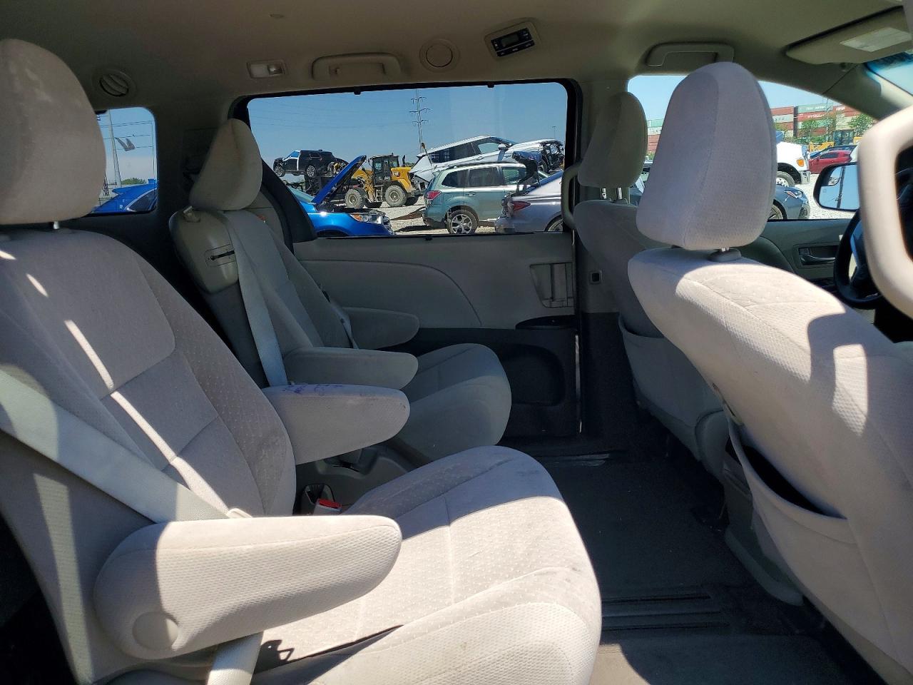 2015 TOYOTA SIENNA