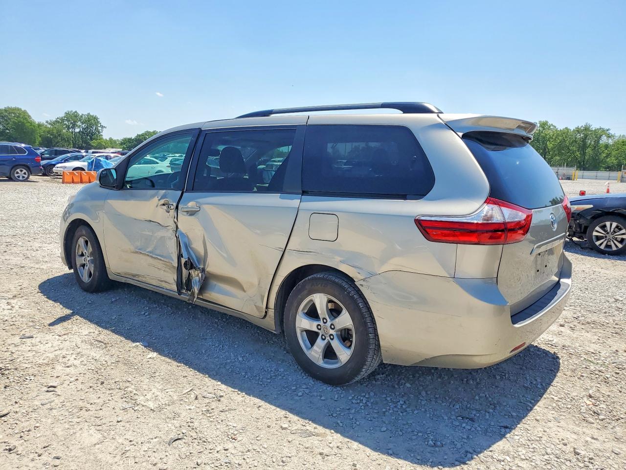 2015 TOYOTA SIENNA