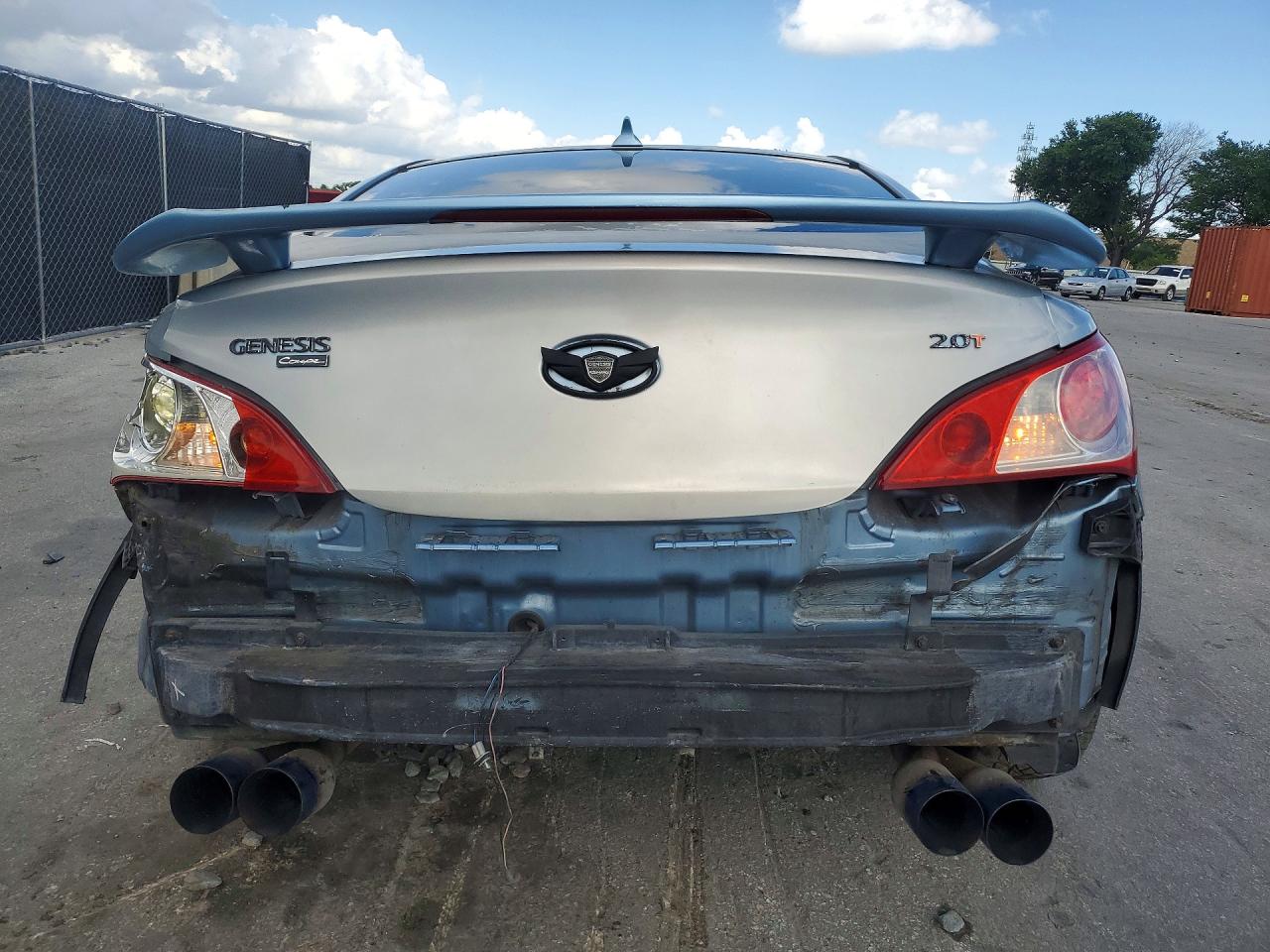 2010 HYUNDAI GENESIS