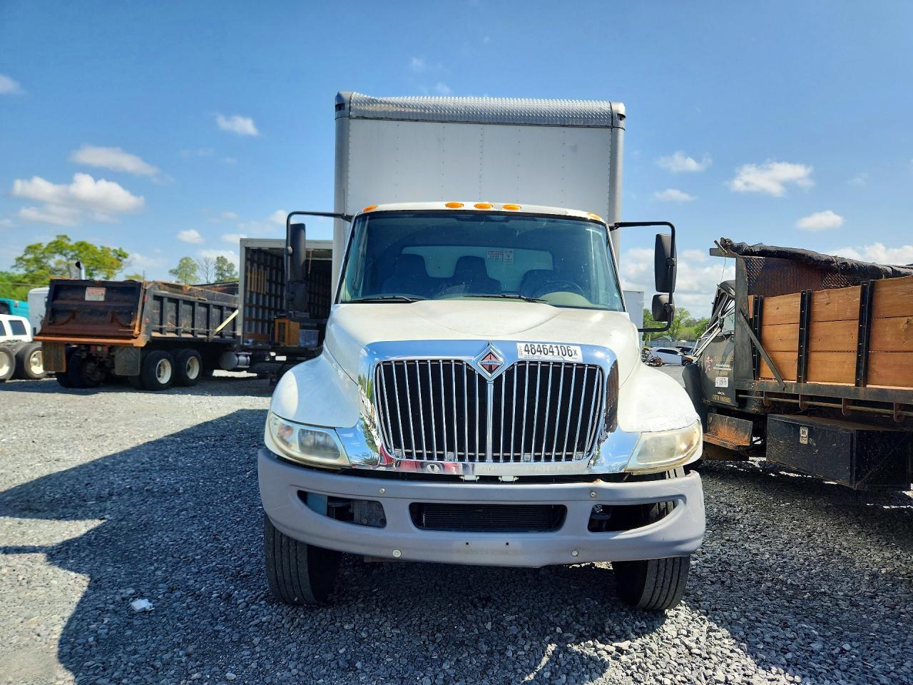2014 INTERNATIONAL 4000 SERIE