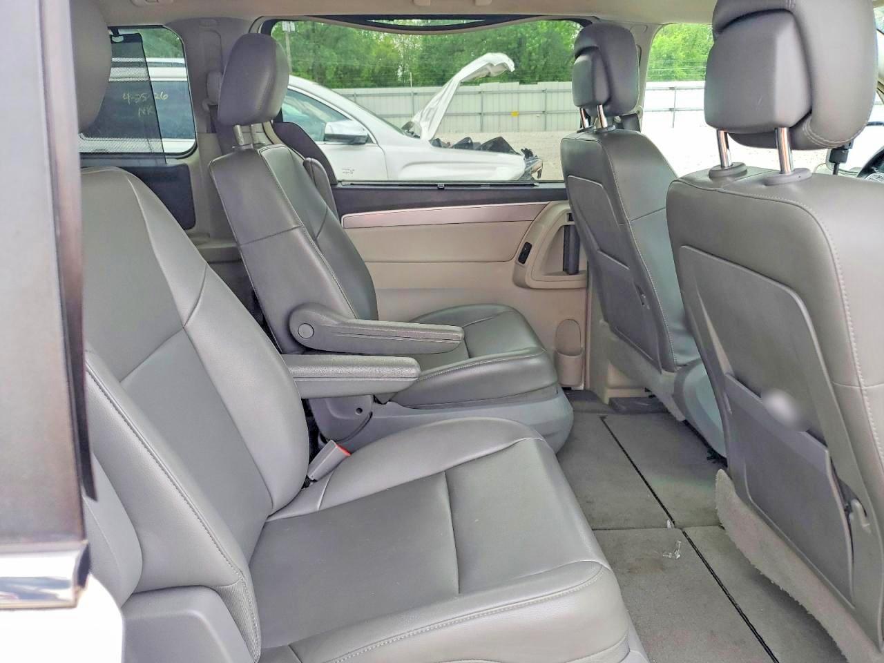 2012 VOLKSWAGEN ROUTAN