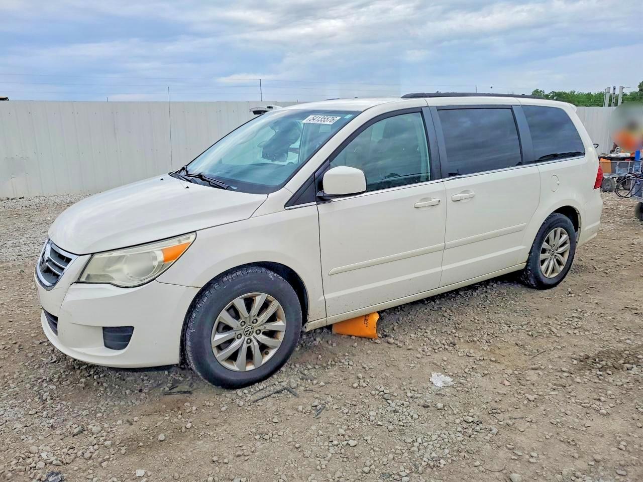 2012 VOLKSWAGEN ROUTAN