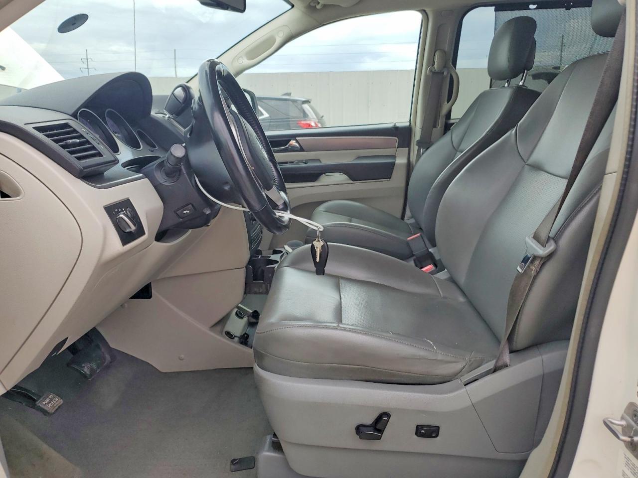 2012 VOLKSWAGEN ROUTAN
