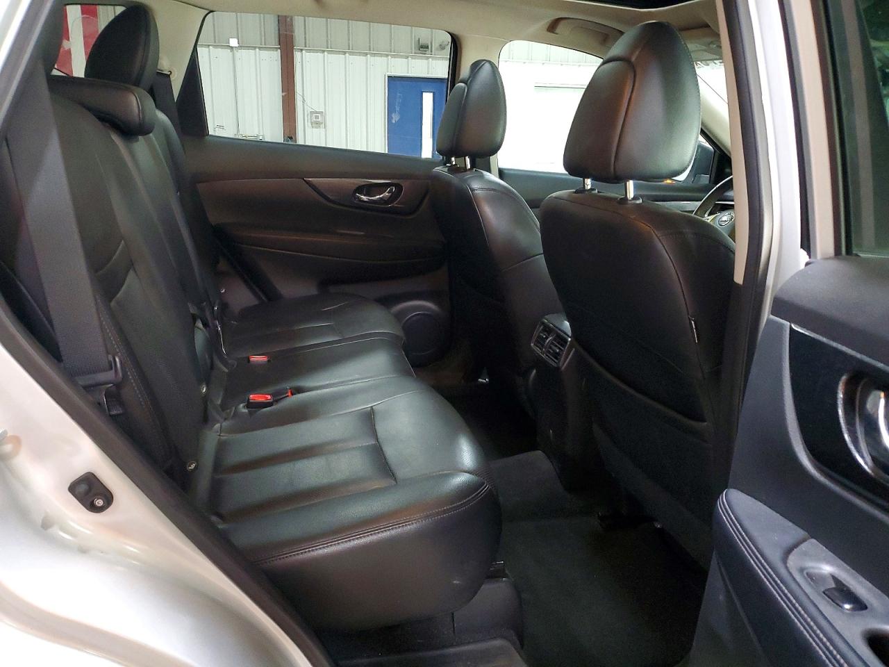 2016 NISSAN ROGUE