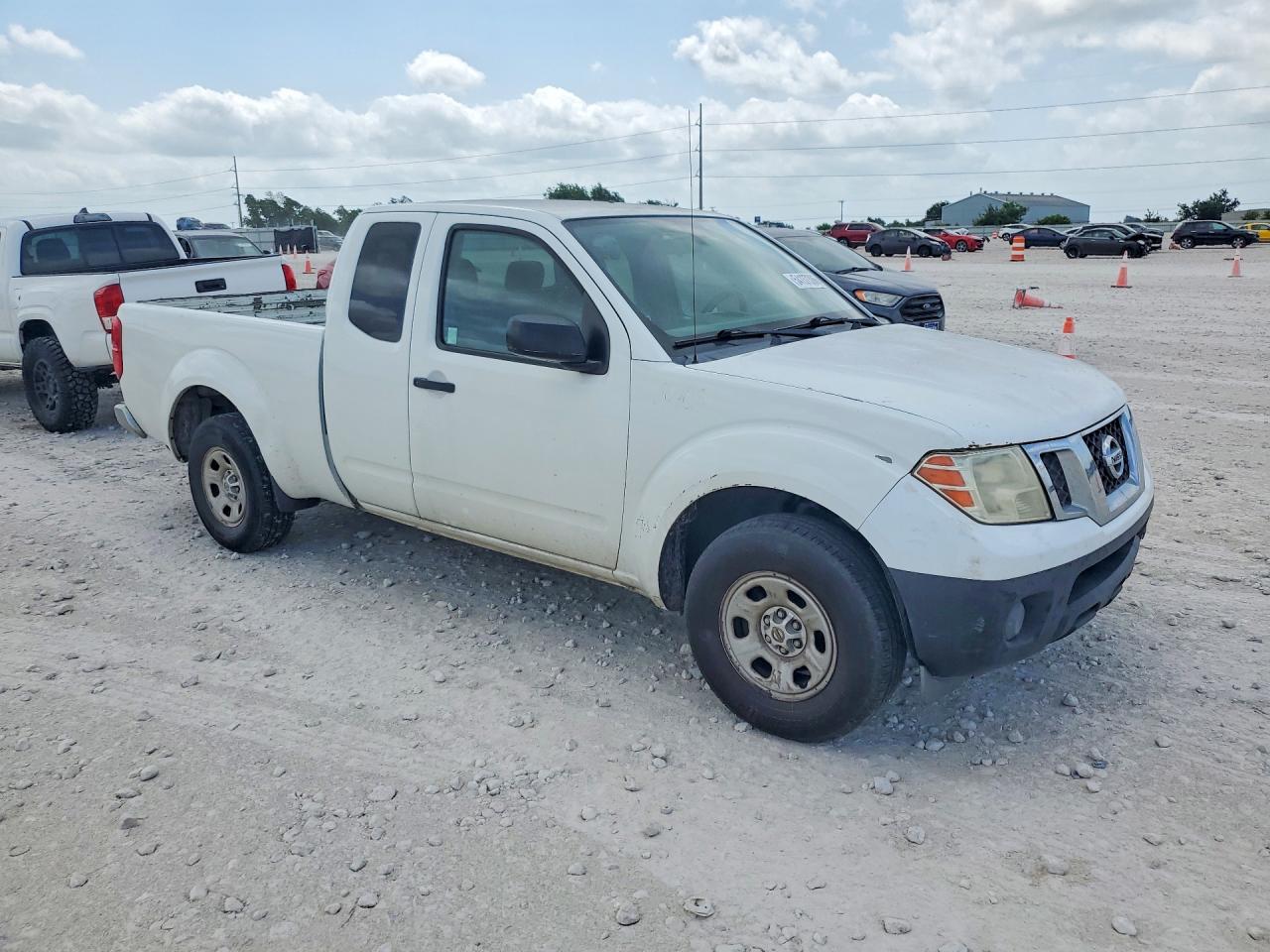 2015 NISSAN FRONTIER