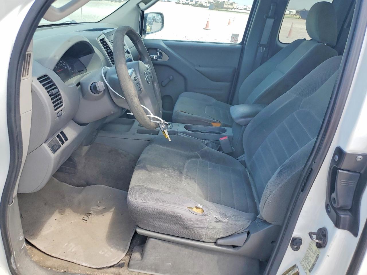 2015 NISSAN FRONTIER