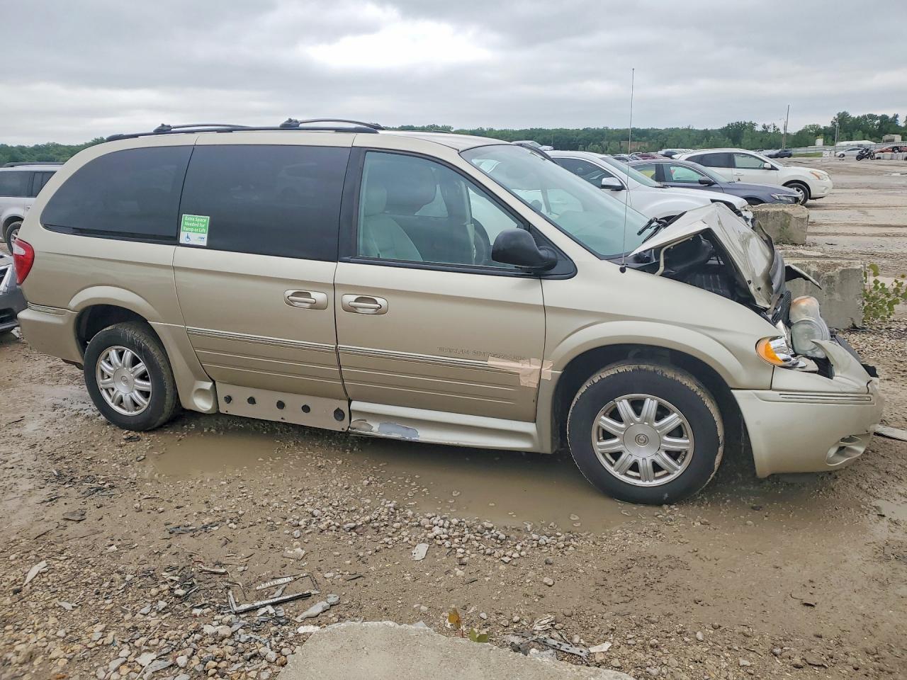 2005 CHRYSLER MINIVAN