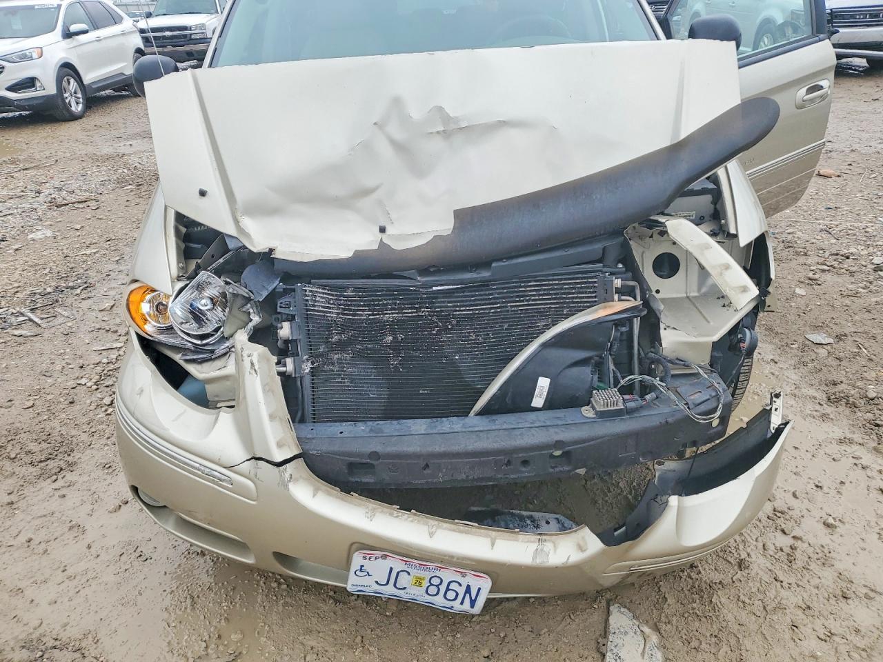 2005 CHRYSLER MINIVAN