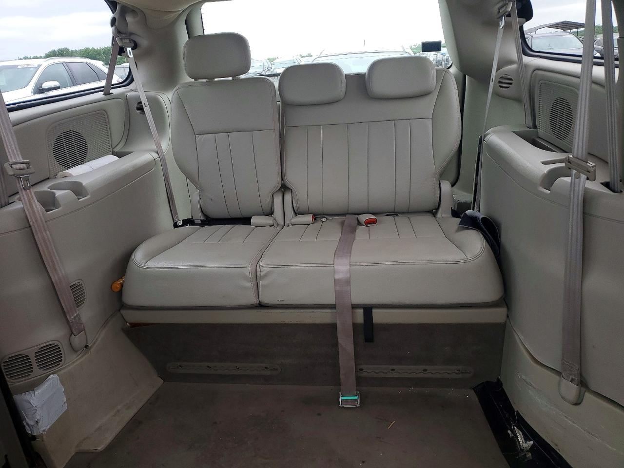 2005 CHRYSLER MINIVAN