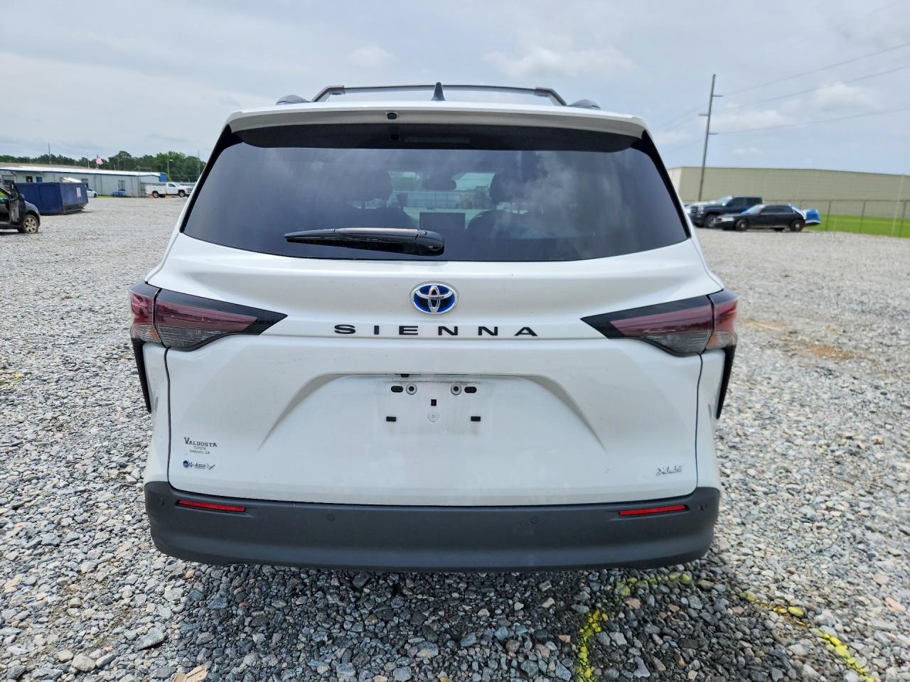 2025 TOYOTA SIENNA