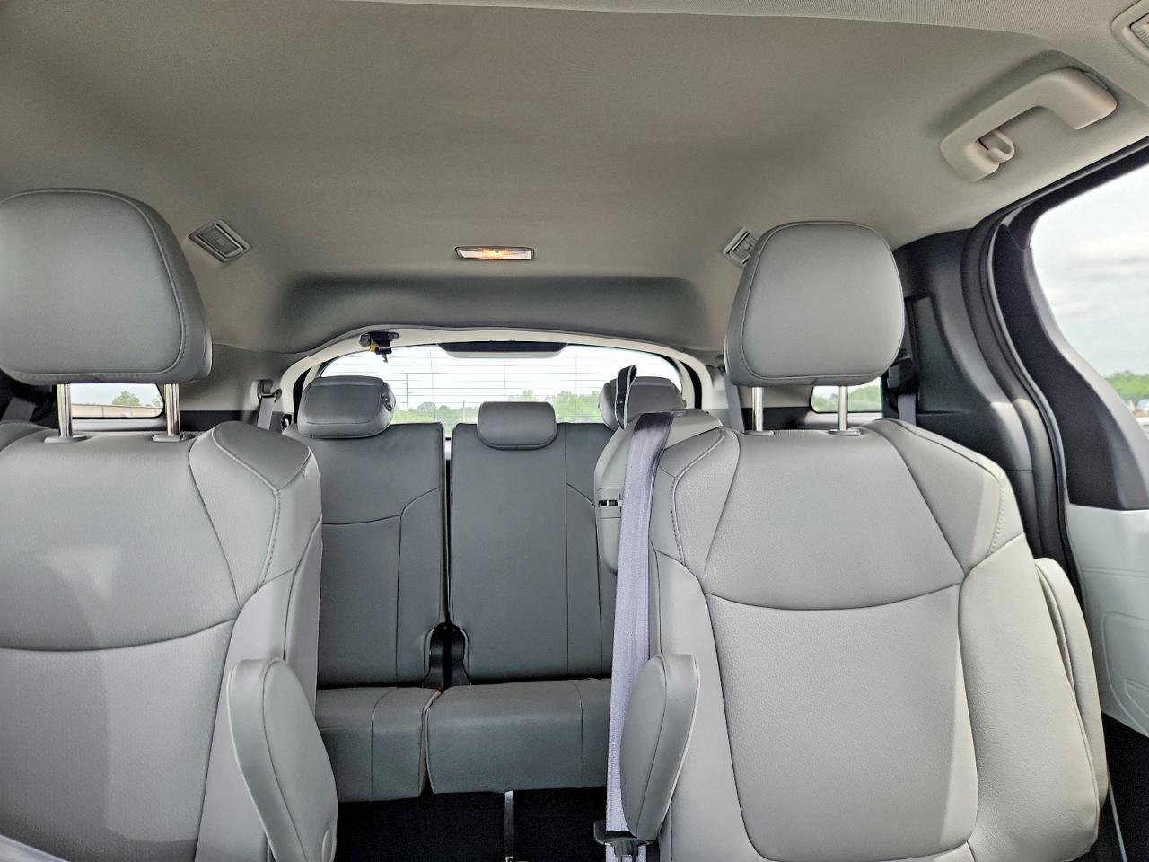 2025 TOYOTA SIENNA