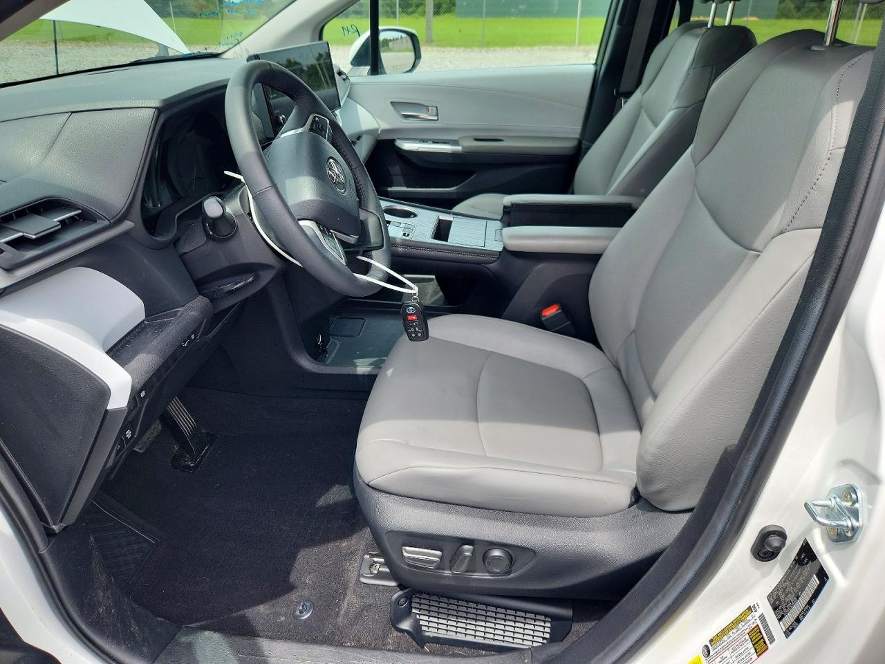 2025 TOYOTA SIENNA
