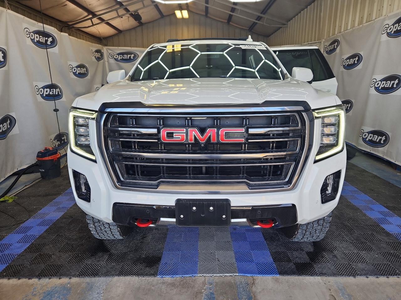 2023 GMC YUKON
