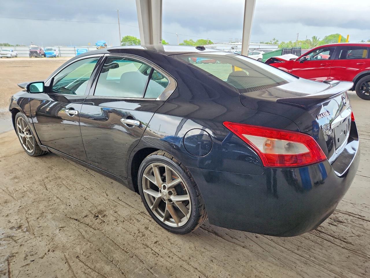 2011 NISSAN MAXIMA