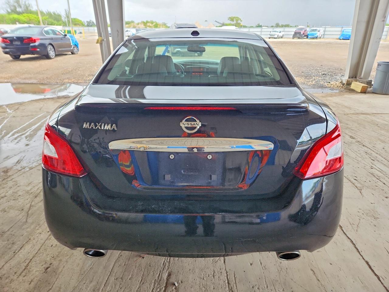 2011 NISSAN MAXIMA