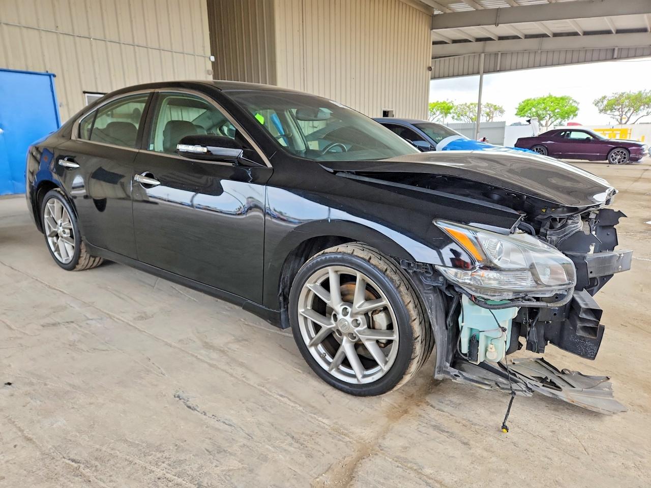2011 NISSAN MAXIMA