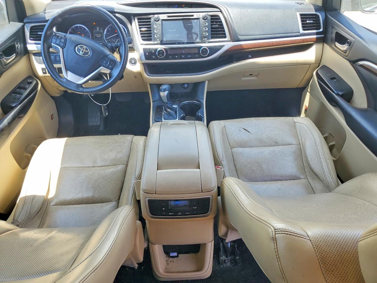 2016 TOYOTA HIGHLANDER