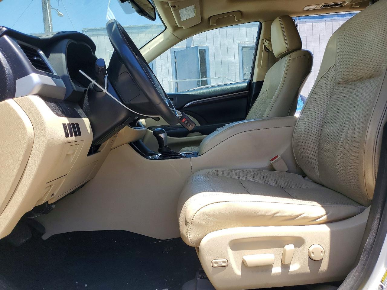 2016 TOYOTA HIGHLANDER