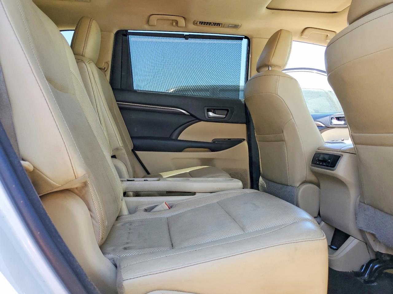 2016 TOYOTA HIGHLANDER