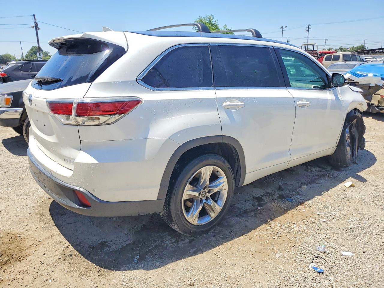 2016 TOYOTA HIGHLANDER