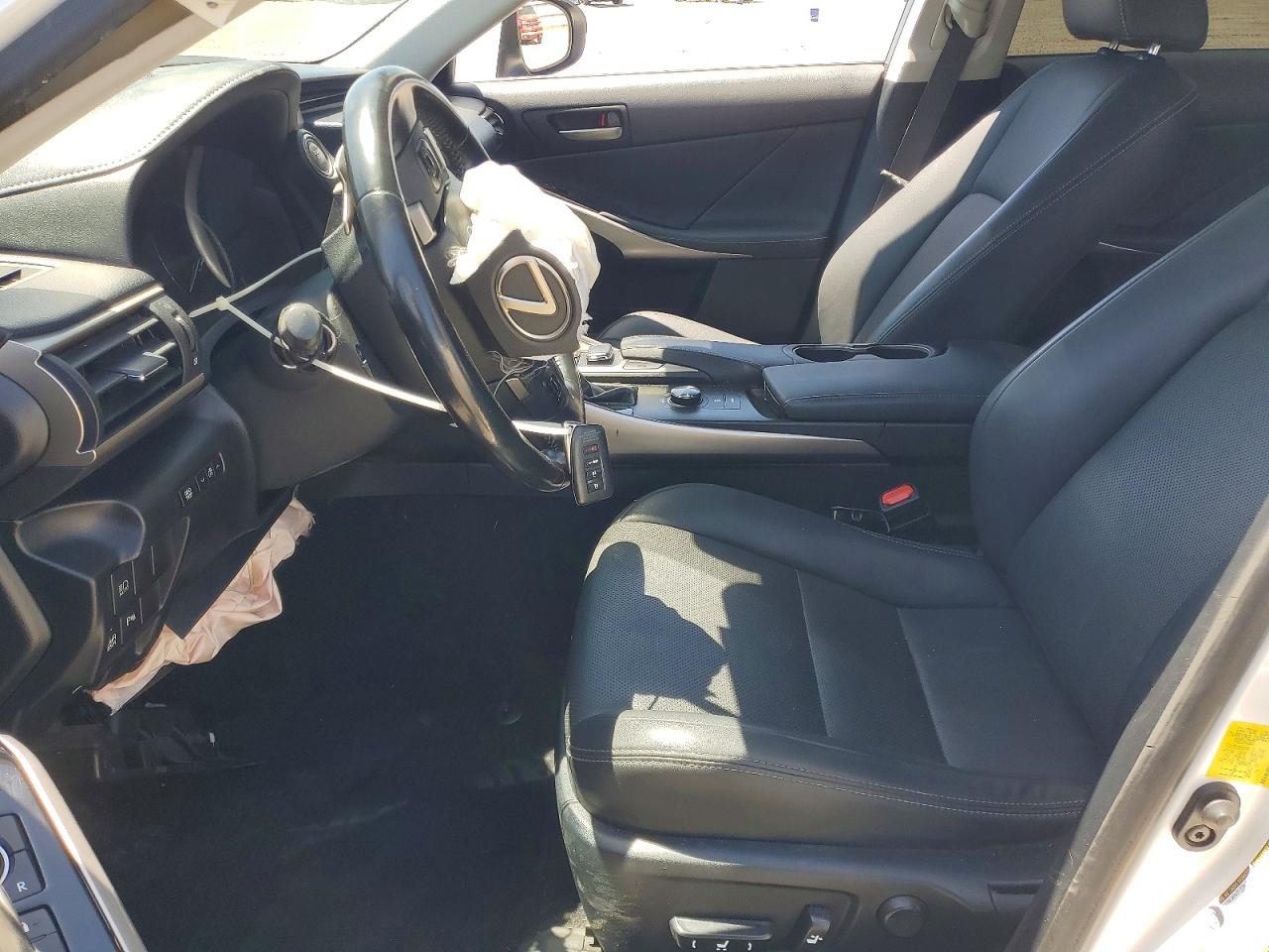 2017 LEXUS IS