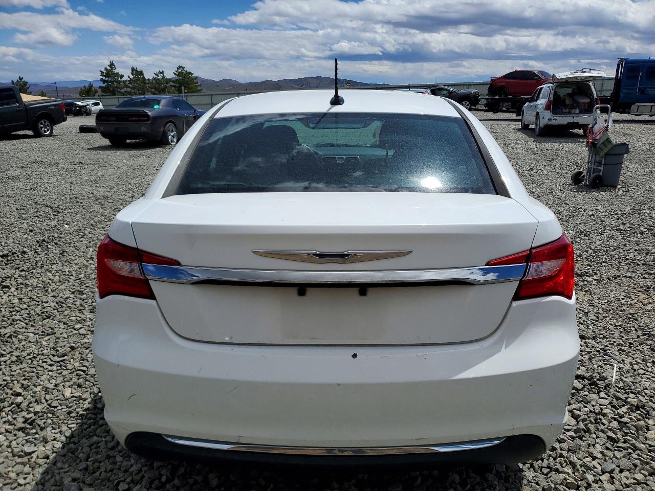 2014 CHRYSLER 200