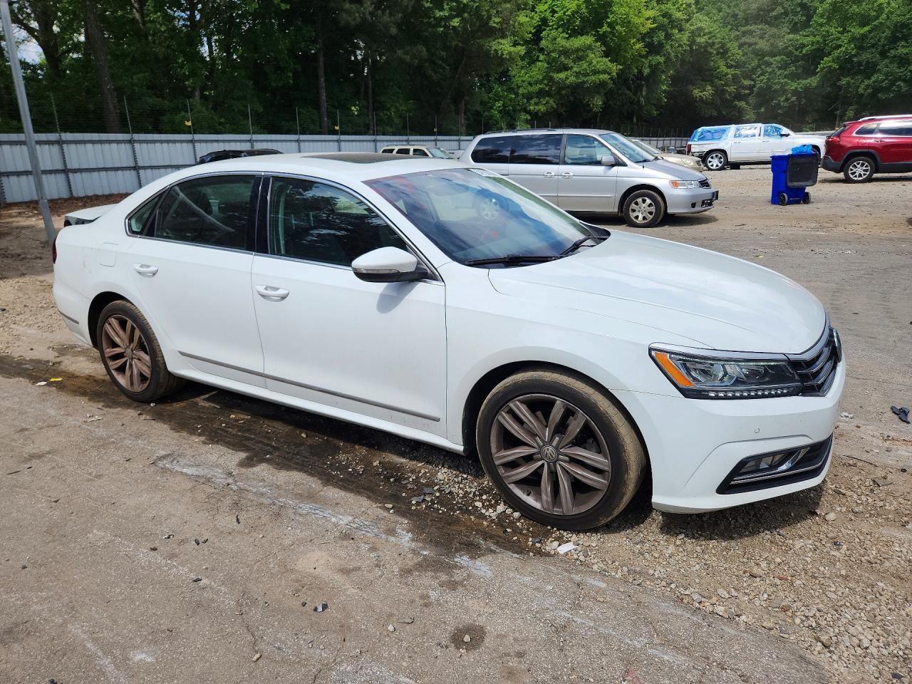 2017 VOLKSWAGEN PASSAT