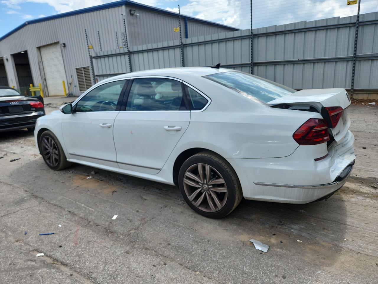 2017 VOLKSWAGEN PASSAT