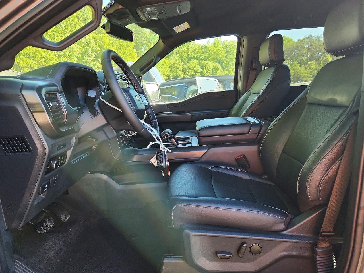 2025 FORD F150