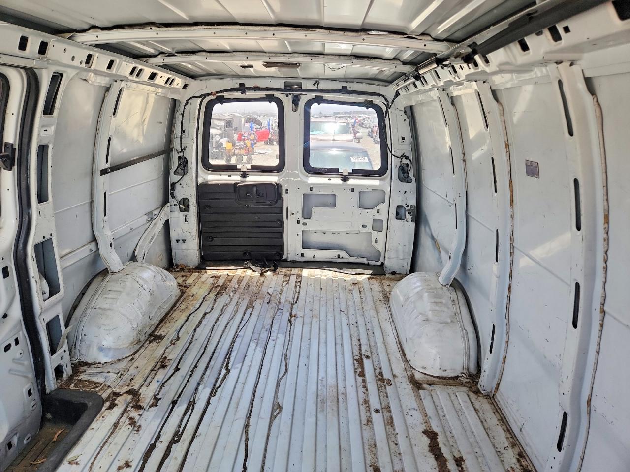 2006 CHEV EXPRESS