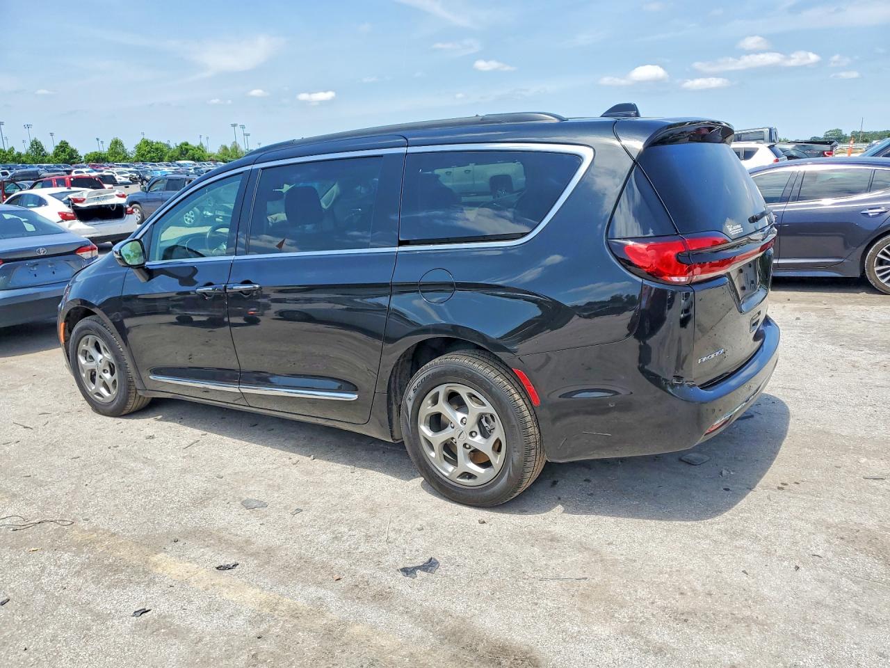 2022 CHRYSLER PACIFICA