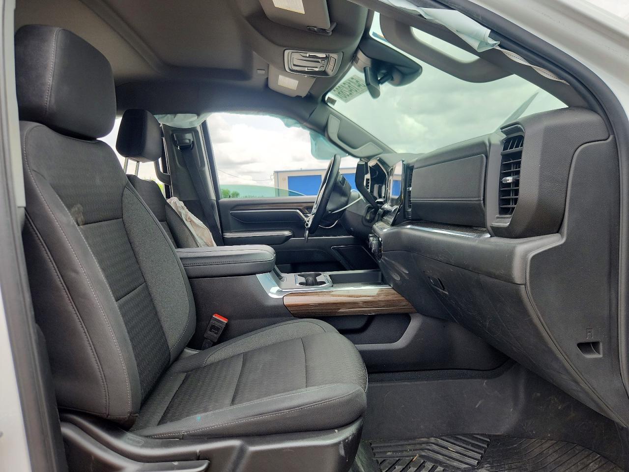 2024 CHEVROLET SILVERADO
