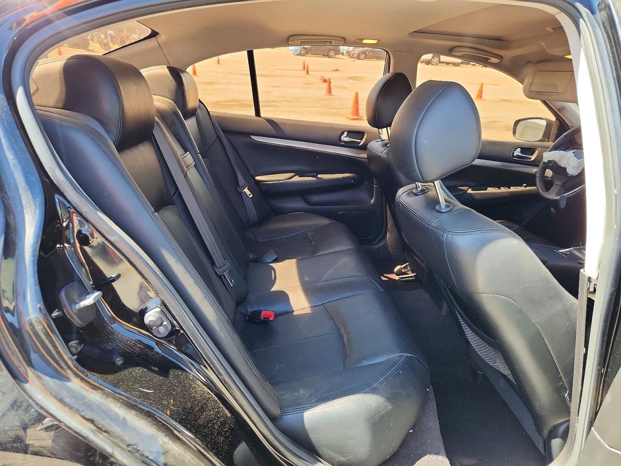 2013 INFINITI G37