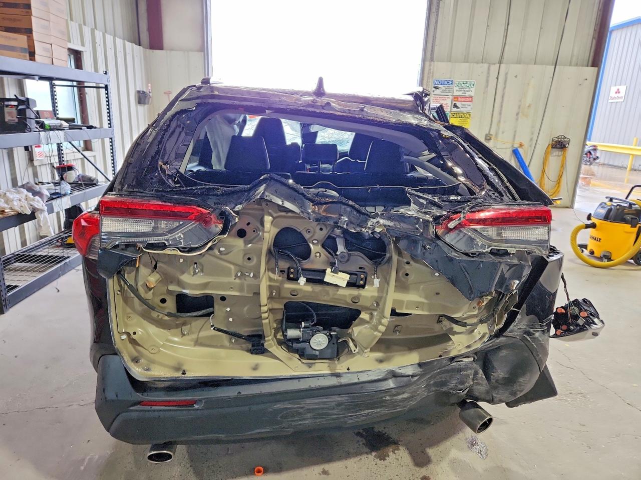 2019 TOYOTA RAV4