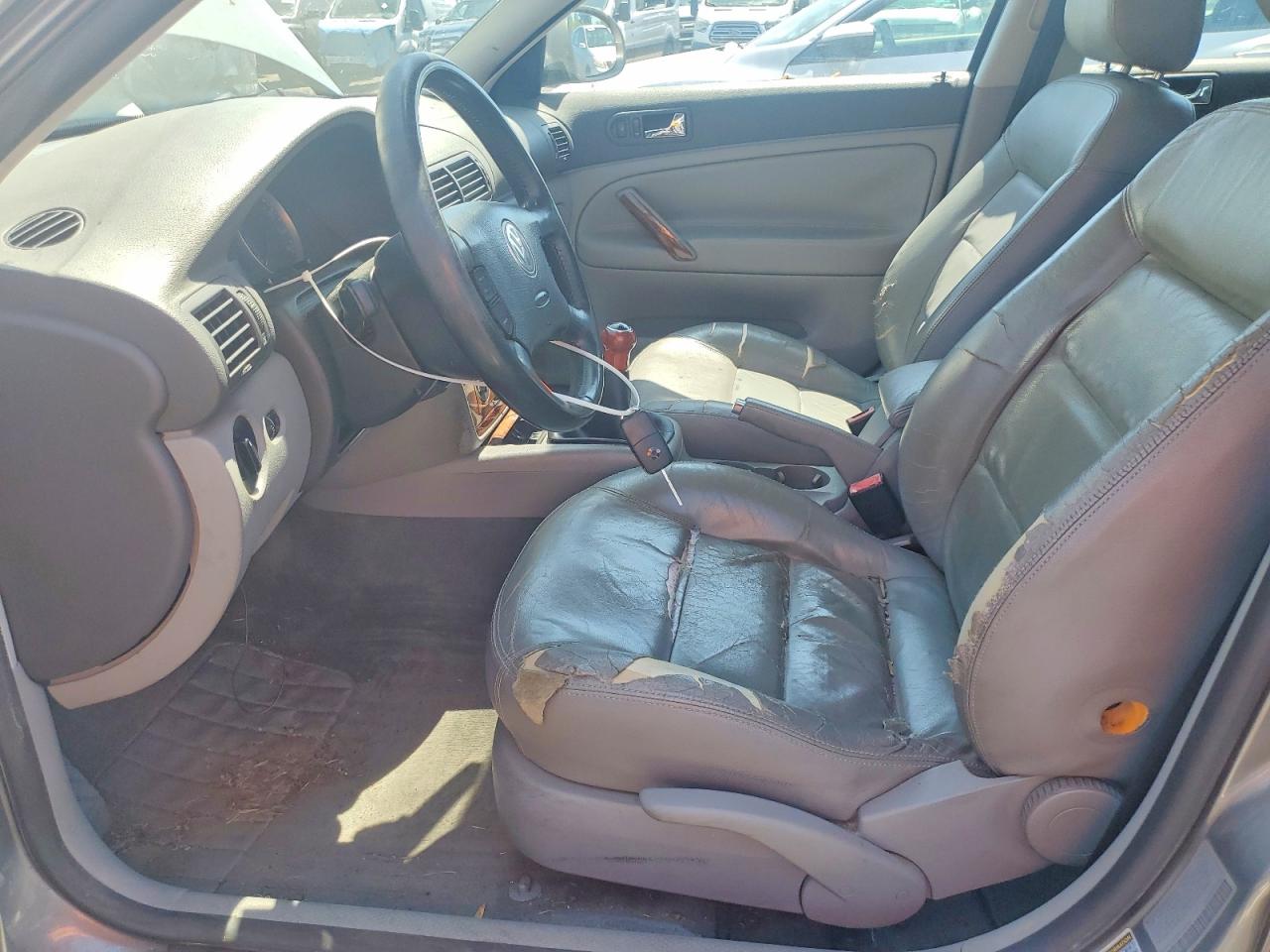 2004 VOLKSWAGEN PASSAT