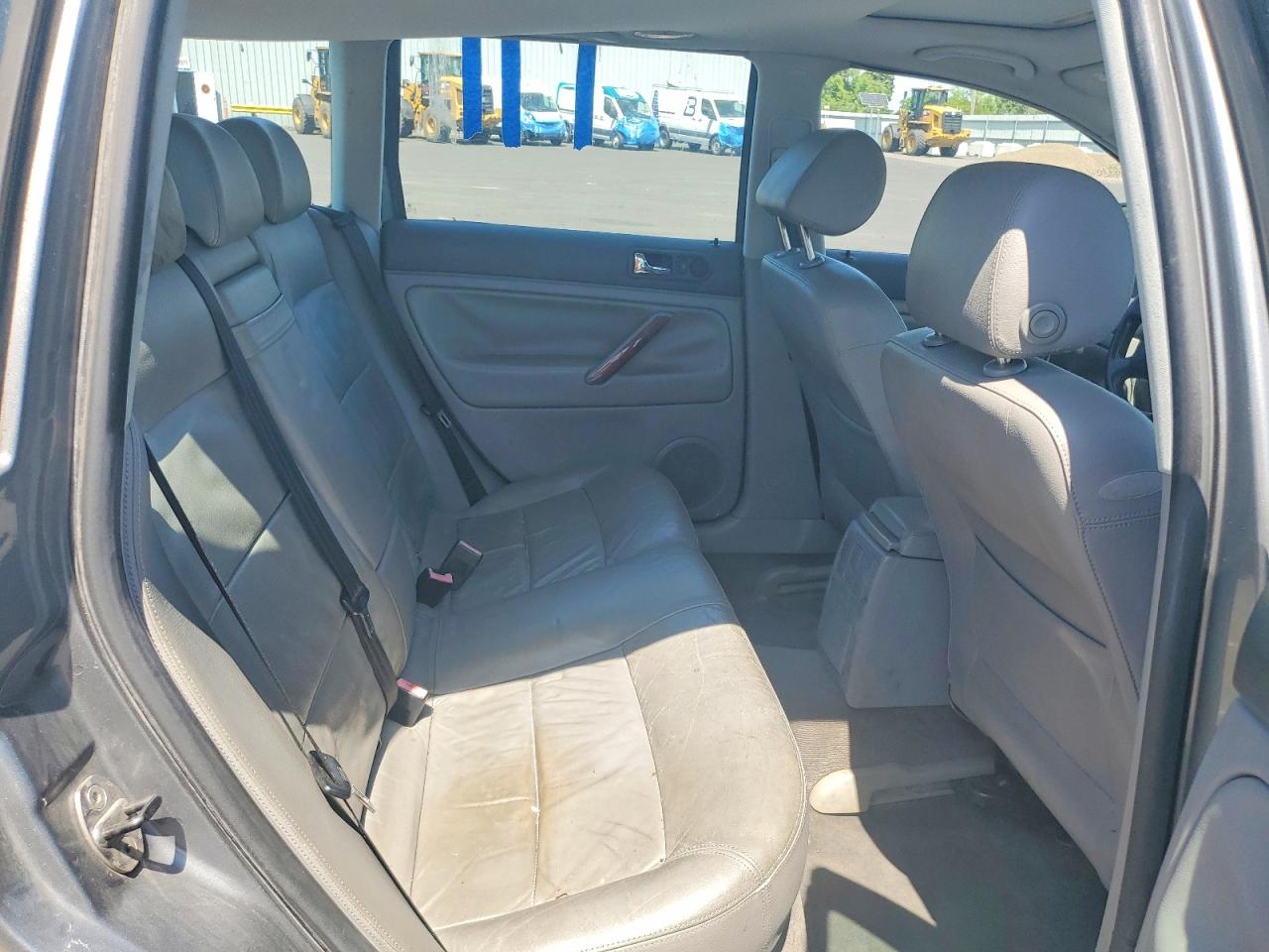 2004 VOLKSWAGEN PASSAT