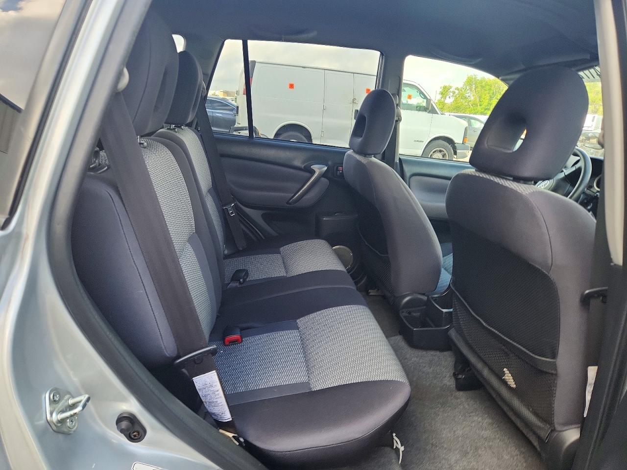 2004 TOYOTA RAV4
