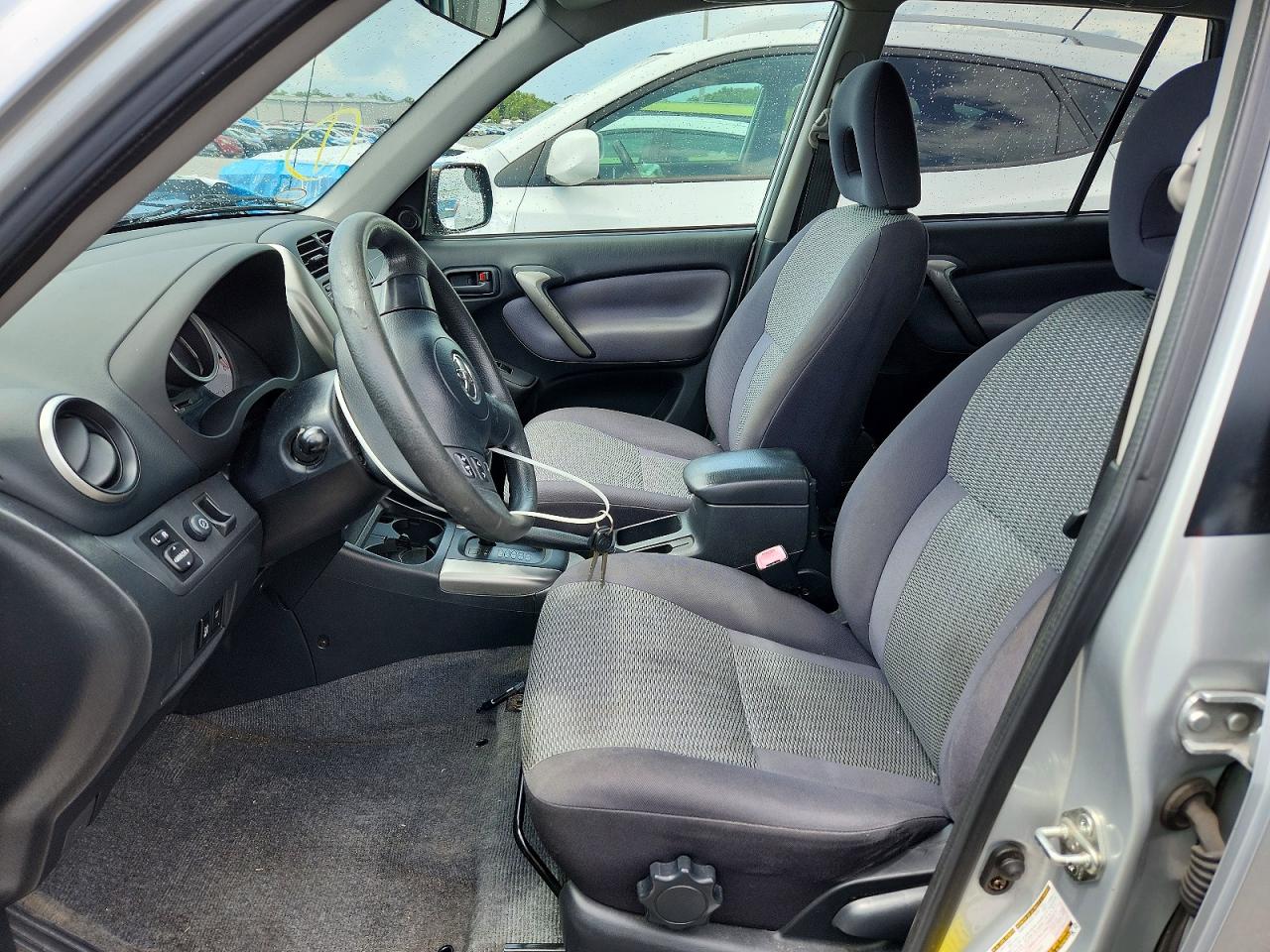 2004 TOYOTA RAV4