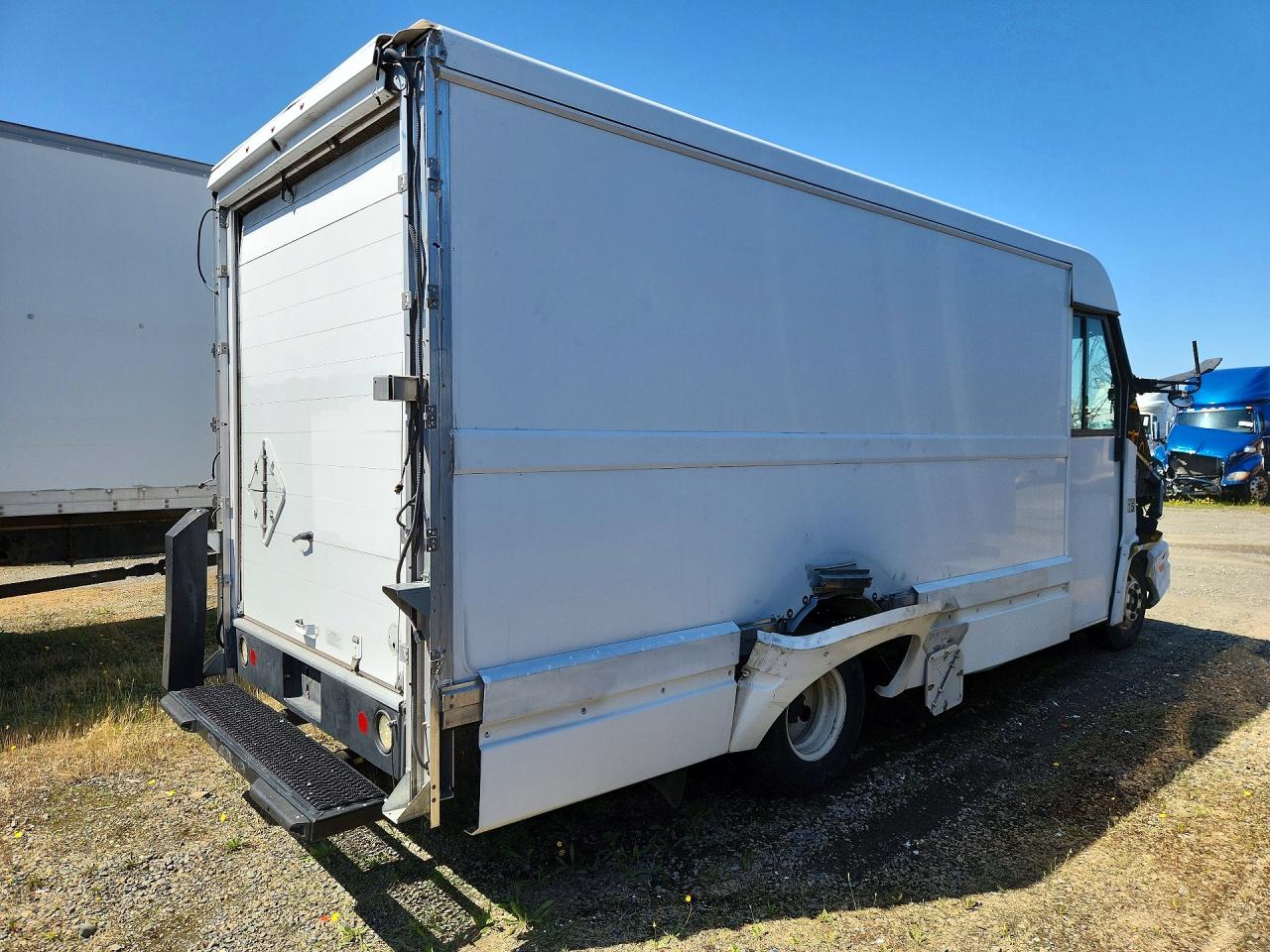 2018 ISUZU NPR