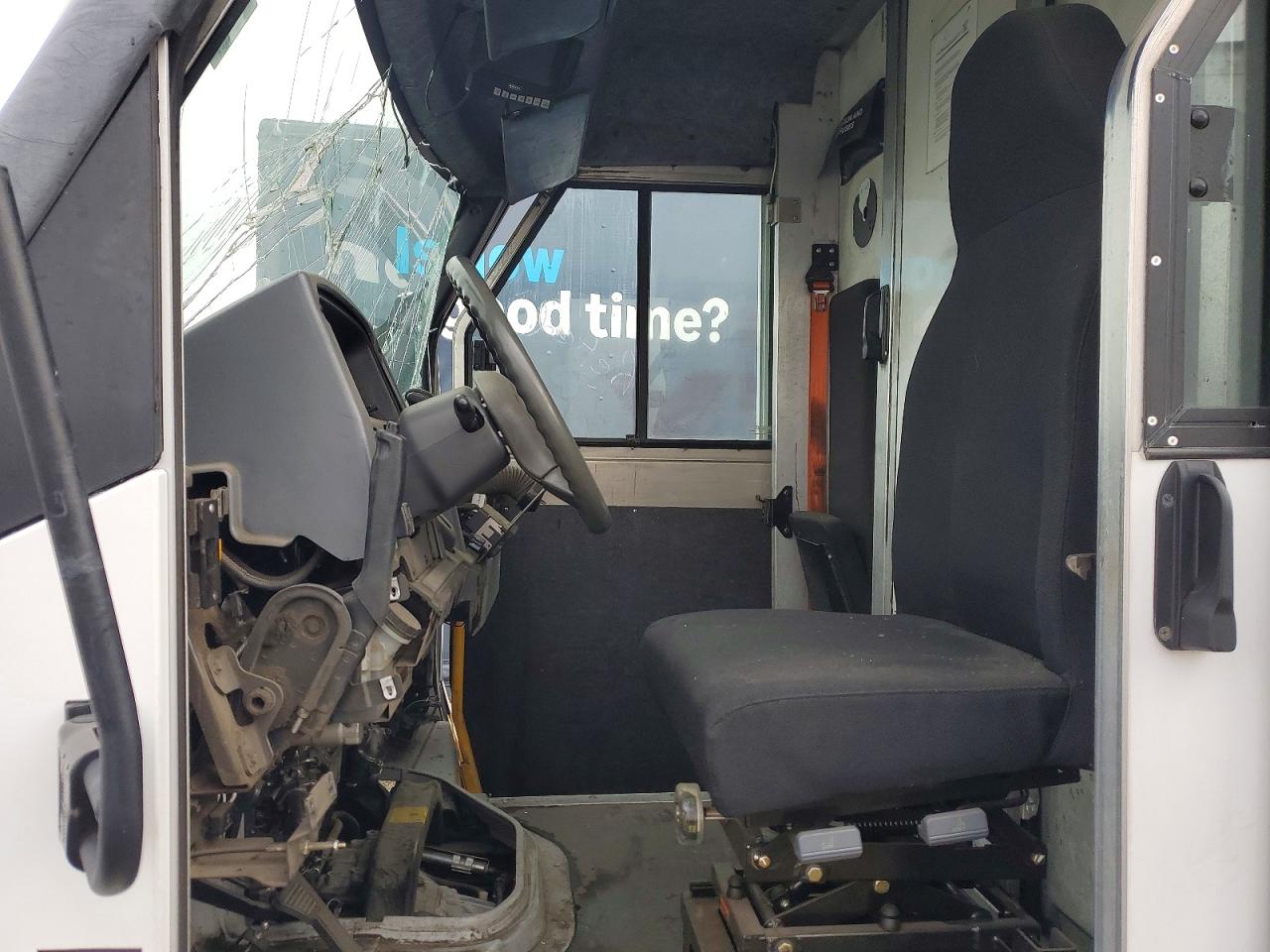 2018 ISUZU NPR