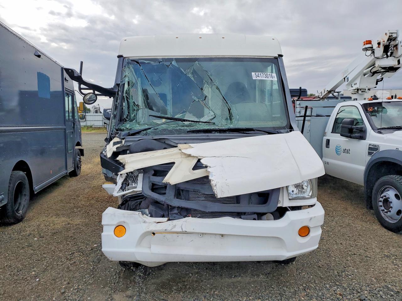 2018 ISUZU NPR