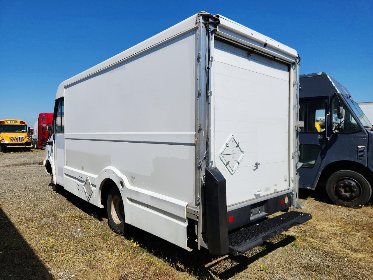2018 ISUZU NPR