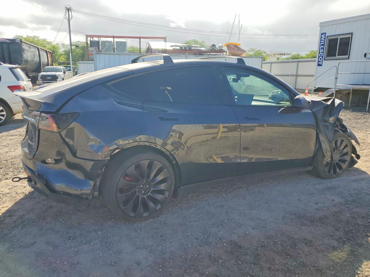 2024 TESLA MODEL Y