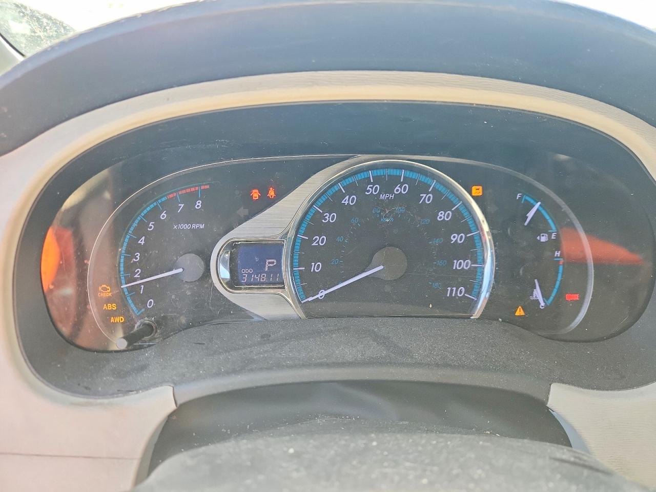 2011 TOYOTA SIENNA