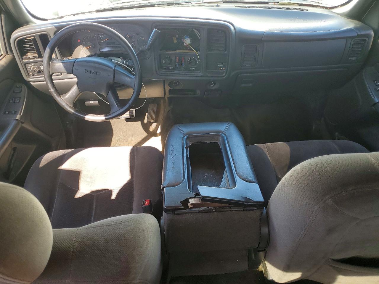 2004 GMC SIERRA