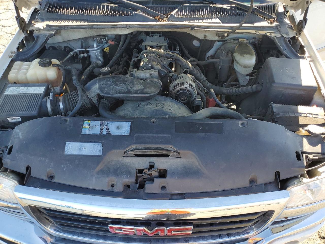 2004 GMC SIERRA