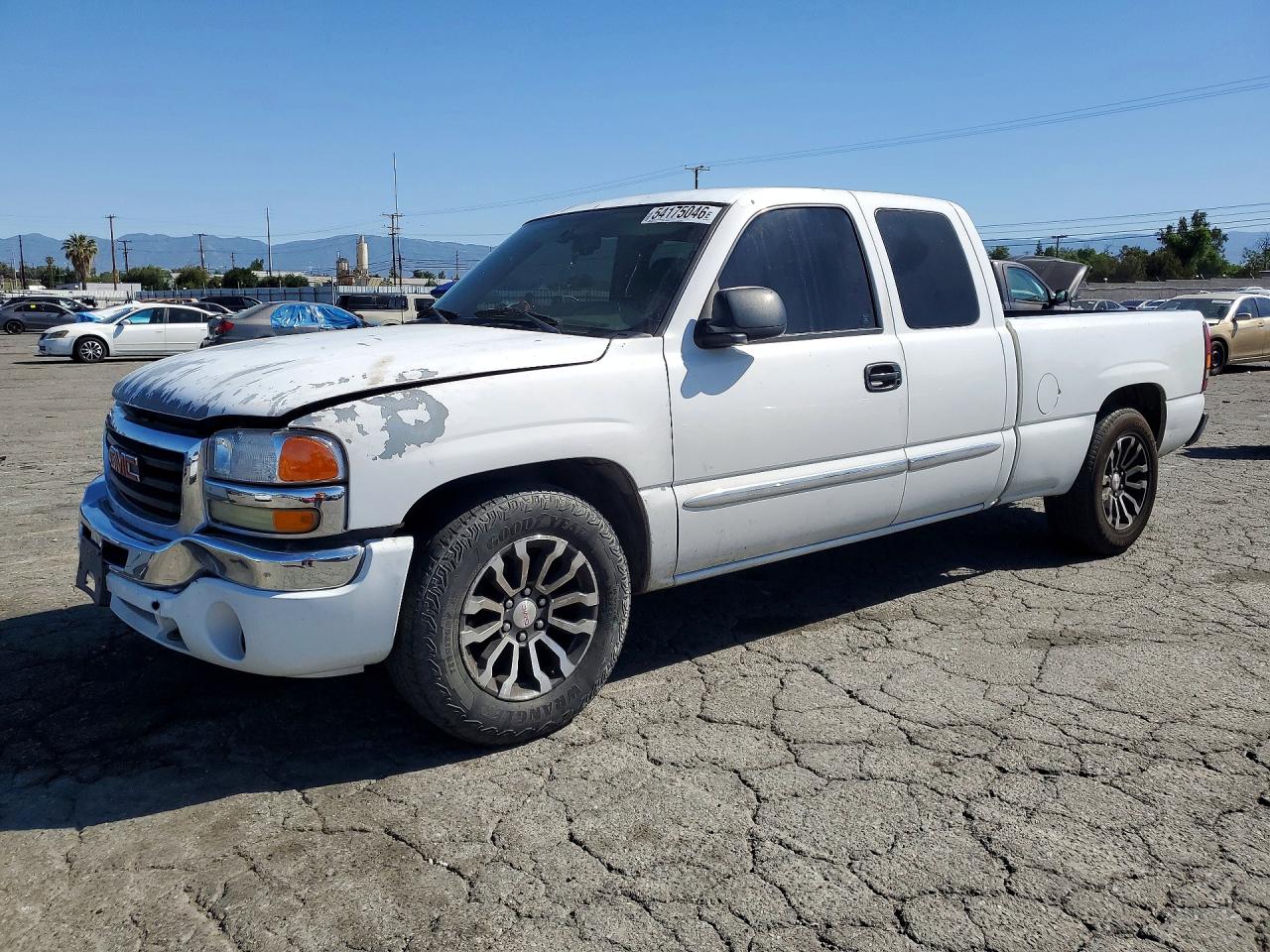 2004 GMC SIERRA